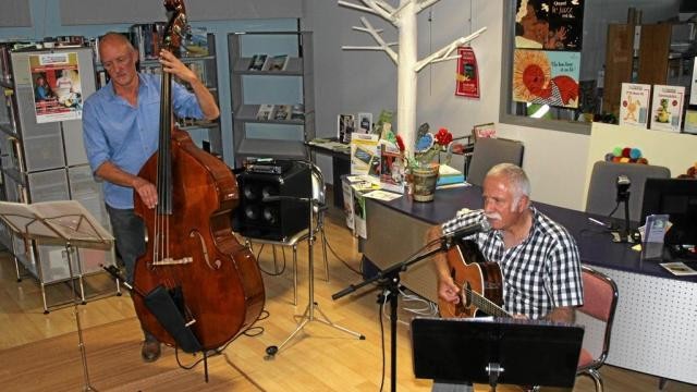 Brassens chanté par Michel Dion et Christophe Cazo. Espace Mayenne