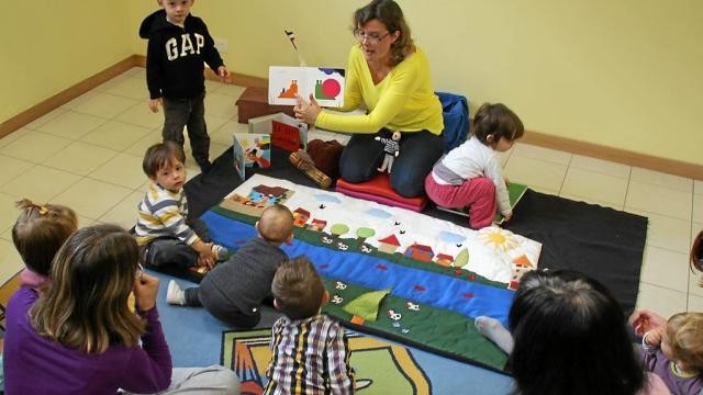 Dix enfants pour P'tit bout lit à l'espace Mayenne