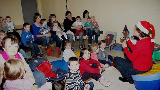 Chants et comptines pour les enfants à la bibliothèque Chants et comptines pour les enfants à la bibliothèque