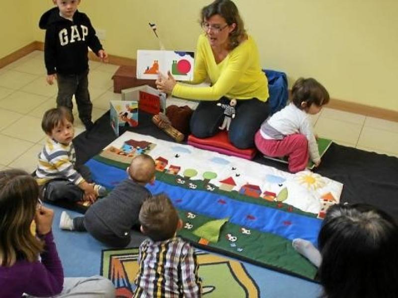 Dix enfants pour P'tit bout lit à l'espace Mayenne